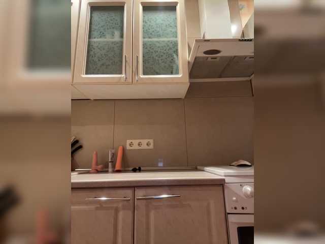 MILKIWAYSEX23's BongaCams show and profile