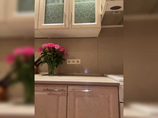 MILKIWAYSEX23's BongaCams show and profile