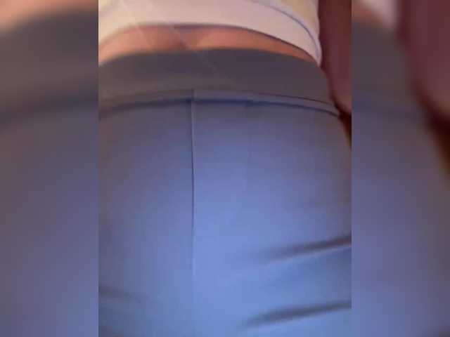 MILKIWAYSEX23's BongaCams show and profile