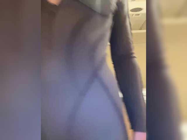 MILKIWAYSEX23's BongaCams show and profile