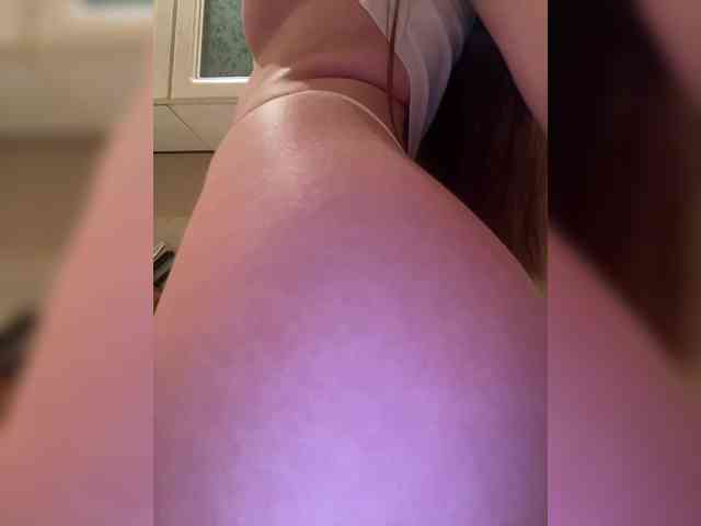 MILKIWAYSEX23 webcam