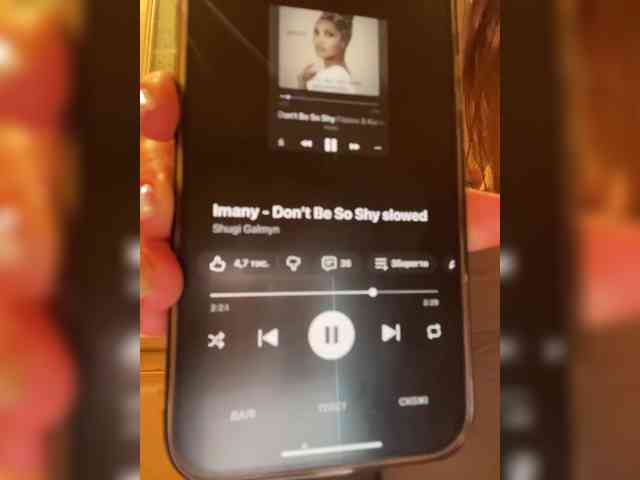 MILKIWAYSEX23 webcam