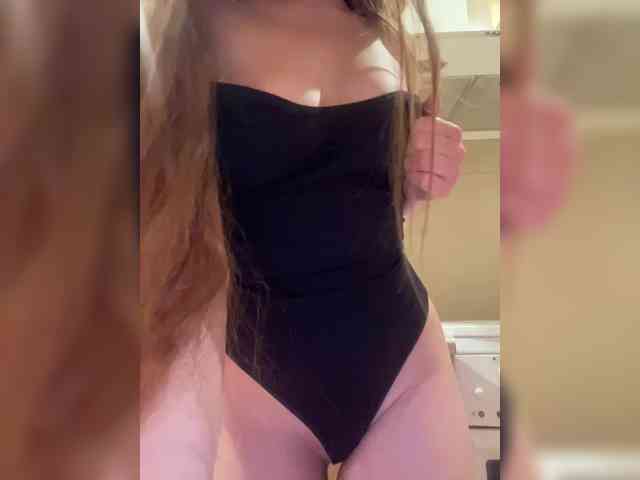 MILKIWAYSEX23 webcam