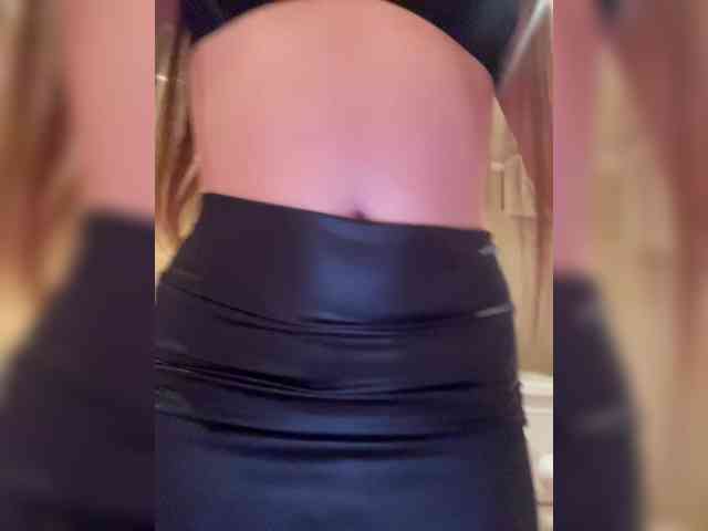 MILKIWAYSEX23 webcam