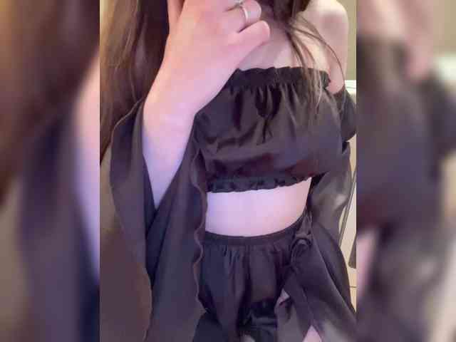 MILKIWAYSEX23 webcam