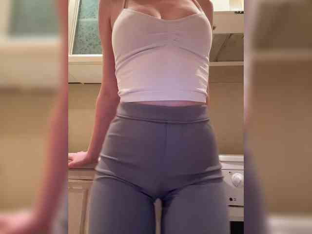 MILKIWAYSEX23 webcam