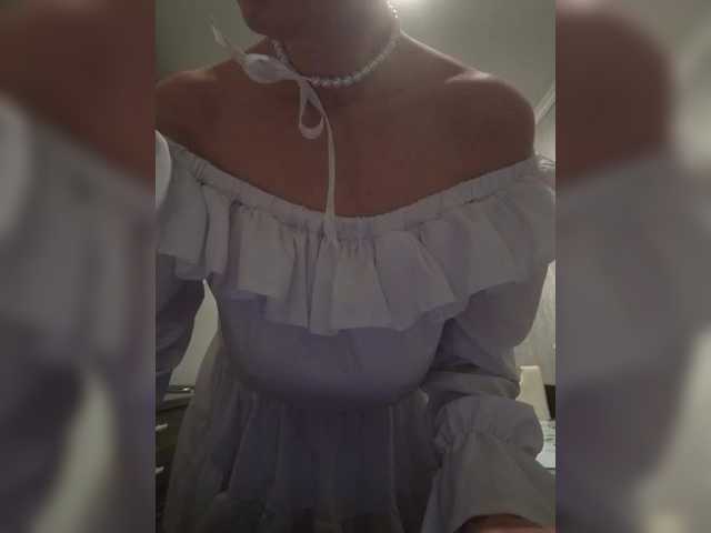 Biggirl777's BongaCams show and profile