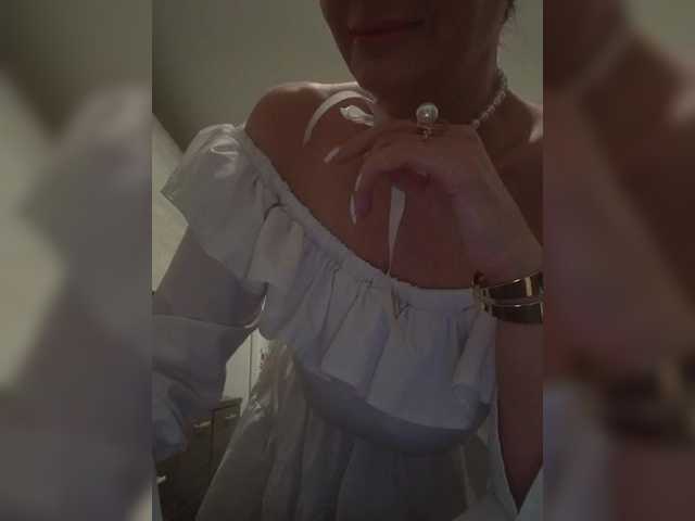 Biggirl777's BongaCams show and profile