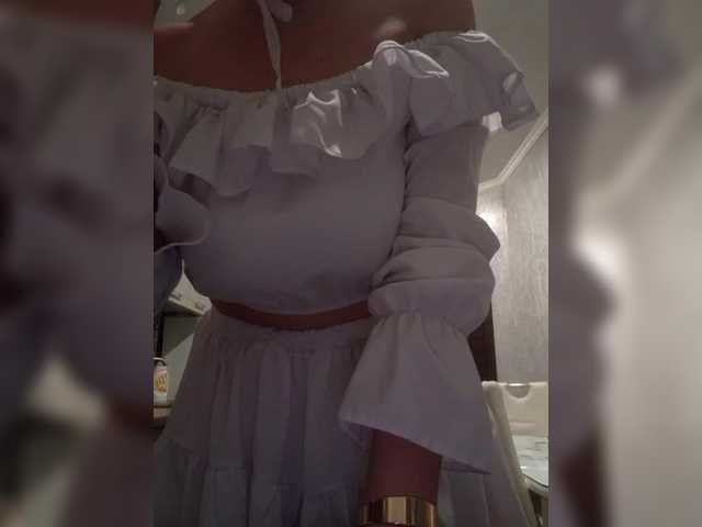 Biggirl777's BongaCams show and profile