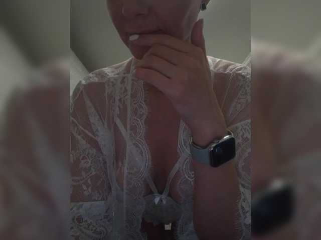 Biggirl777's BongaCams show and profile