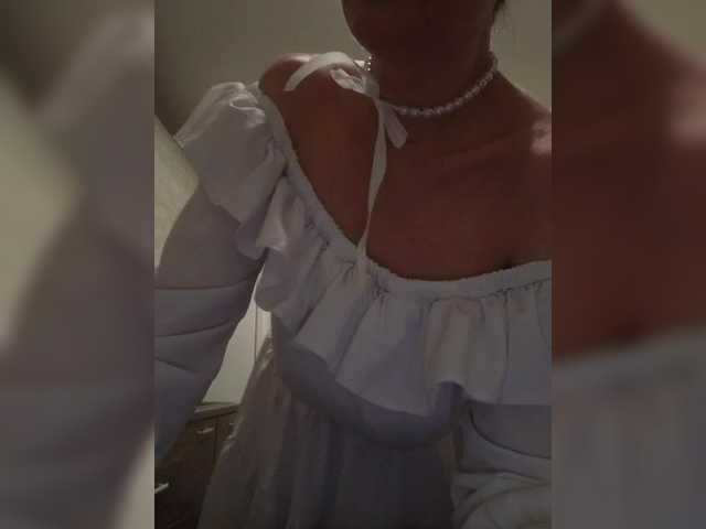 Biggirl777's BongaCams show and profile