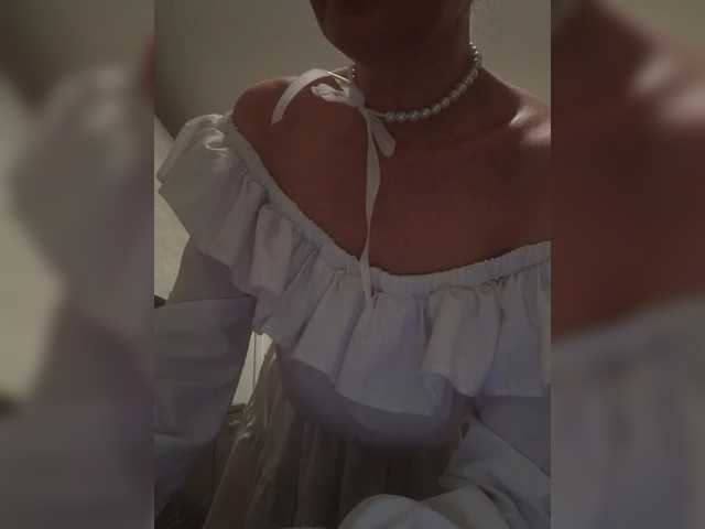 Biggirl777's BongaCams show and profile