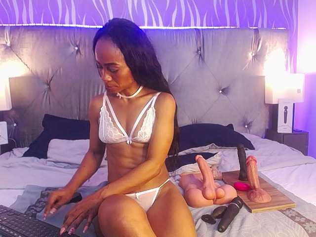 AlikaAdul's BongaCams show and profile