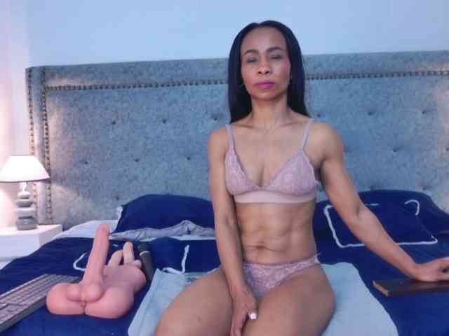 free chat now AlikaAdul