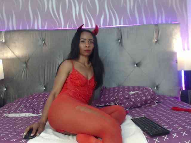 AlikaAdul webcam