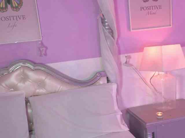 LiLLiAnderson webcam