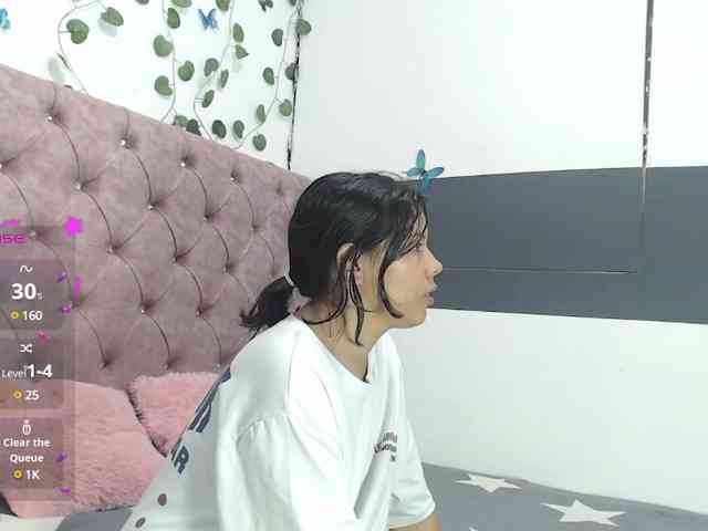 Evelyn-blak webcam