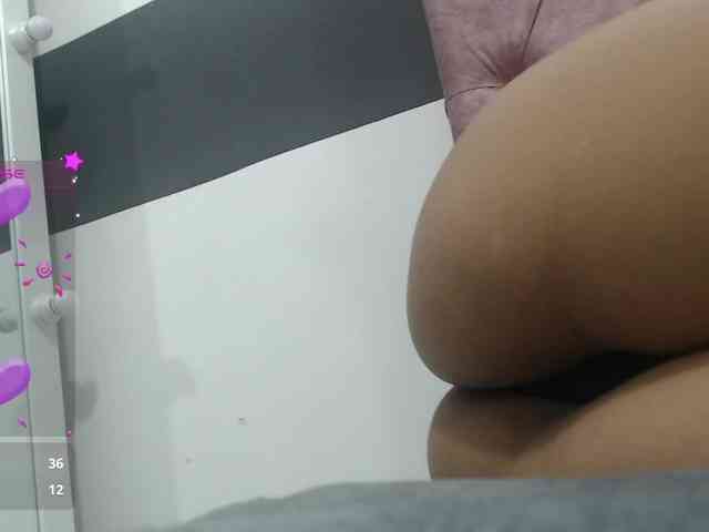 Evelyn-blak webcam