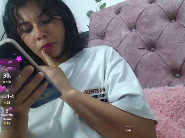 Evelyn-blak webcam