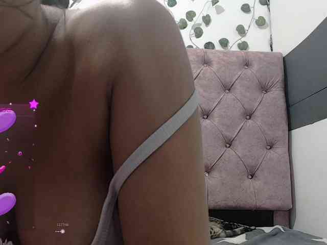 Evelyn-blak webcam