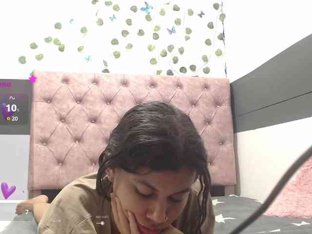 Evelyn-blak webcam