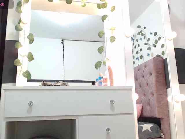 Evelyn-blak webcam