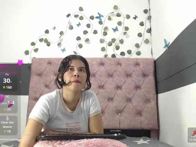 Evelyn-blak webcam