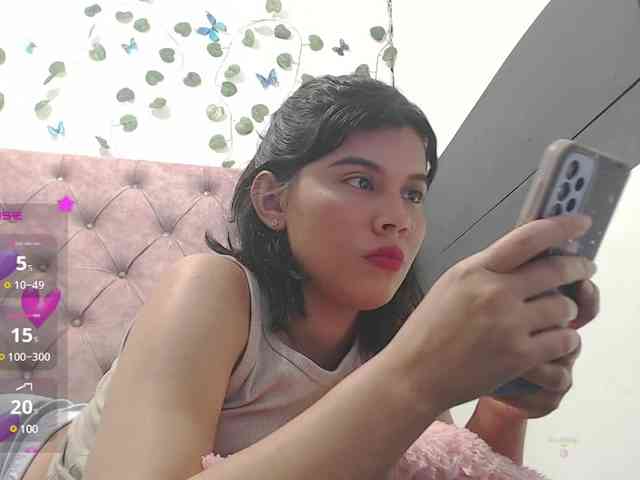 Evelyn-blak webcam