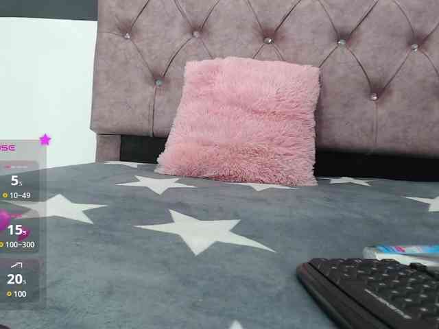 Evelyn-blak webcam