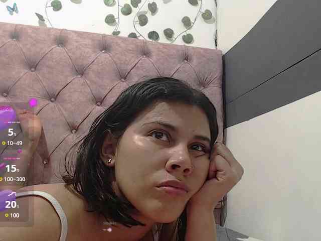 Evelyn-blak webcam