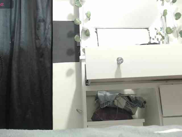 Evelyn-blak webcam