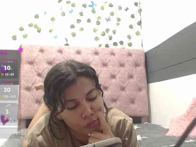 Evelyn-blak webcam