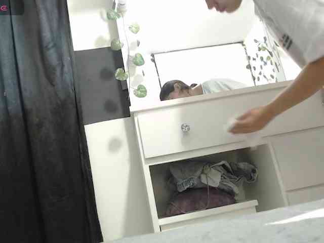 Evelyn-blak webcam