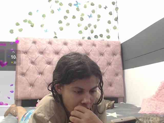 Evelyn-blak webcam