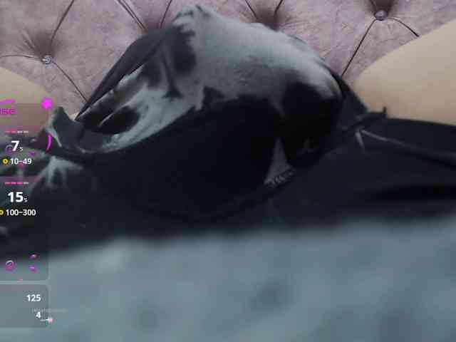 Evelyn-blak webcam