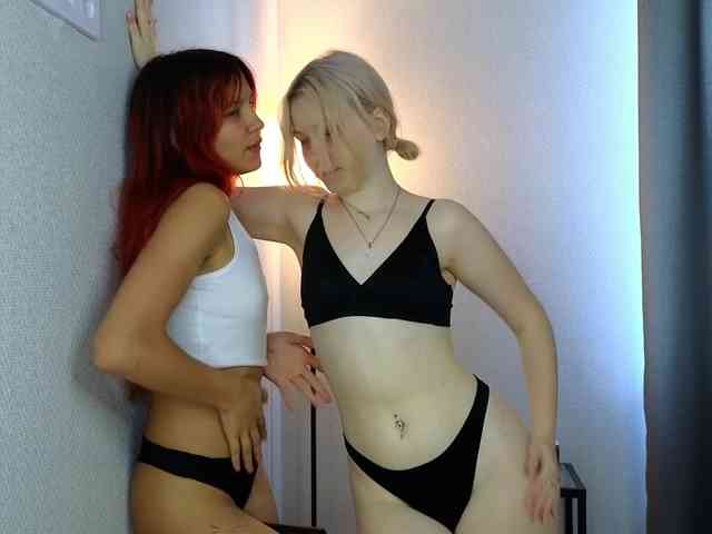 HolyLesly webcam