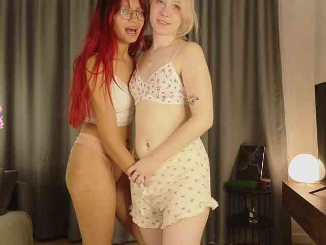 HolyLesly webcam