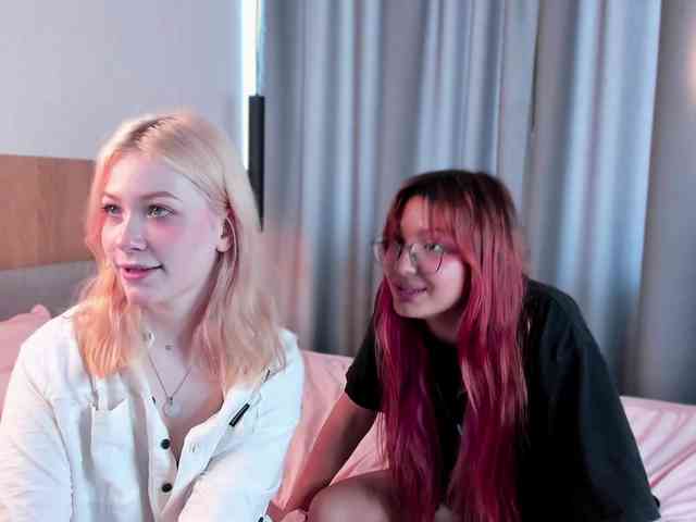 HolyLesly webcam