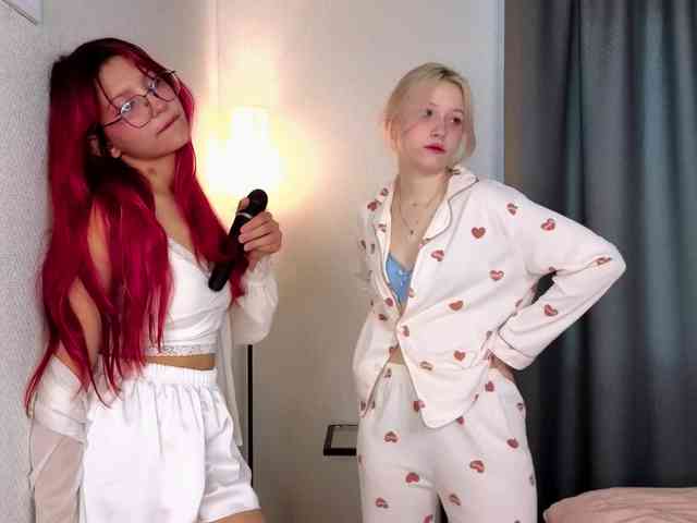 HolyLesly webcam