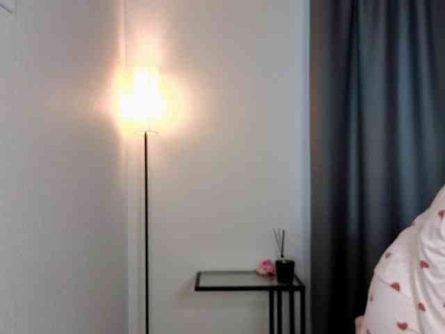 HolyLesly webcam