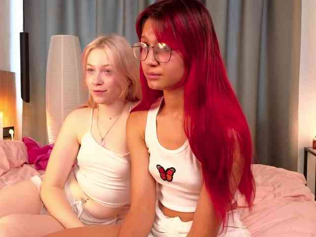 HolyLesly webcam