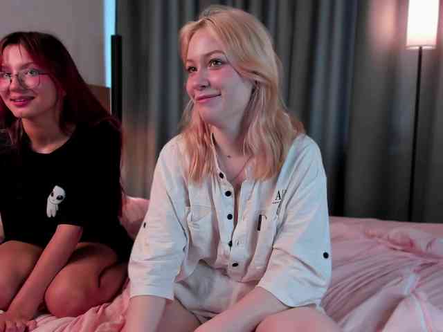 HolyLesly webcam