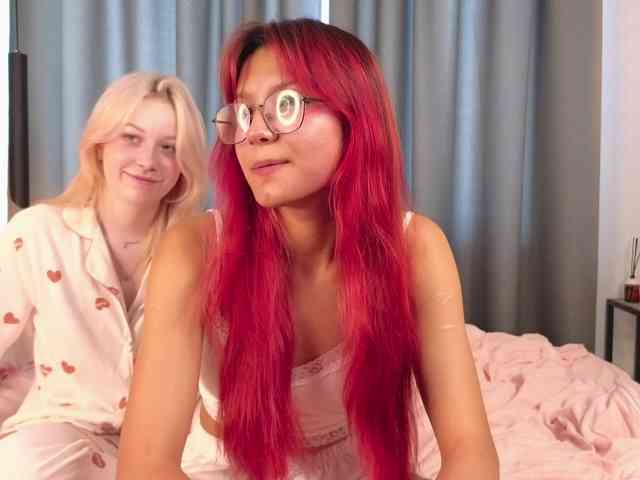 HolyLesly webcam