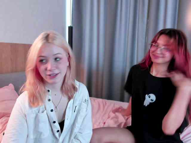 HolyLesly webcam