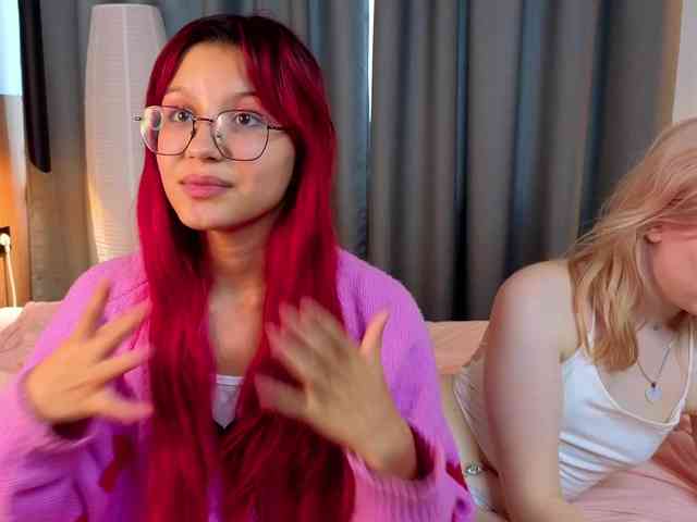 HolyLesly webcam