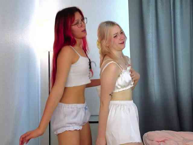 HolyLesly webcam