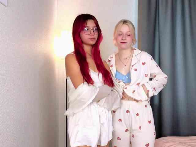 HolyLesly webcam