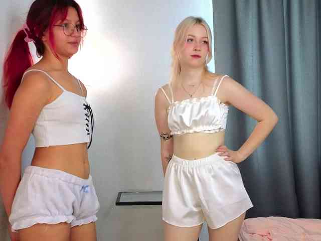 HolyLesly webcam