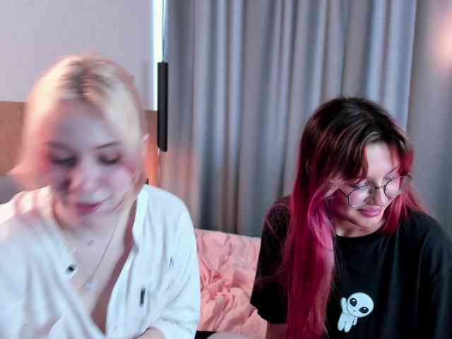HolyLesly webcam