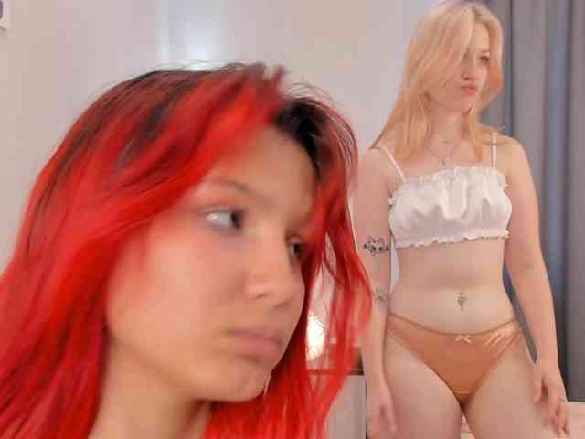 HolyLesly webcam